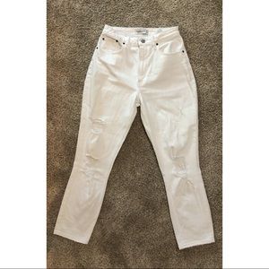 CURVE LOVE HIGH RISE MOM JEANS